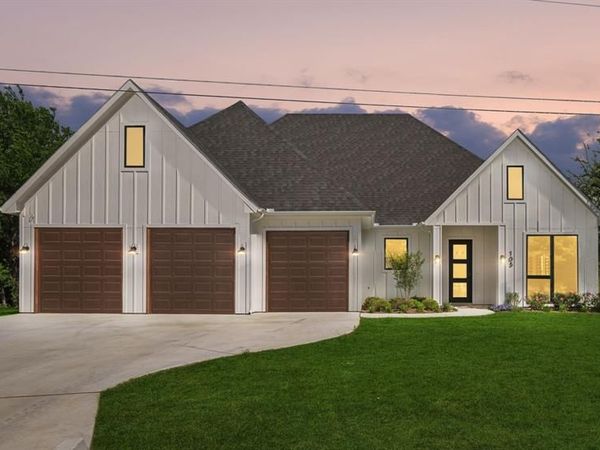 105 Buckboard Trail, Oak Point, TX 75068