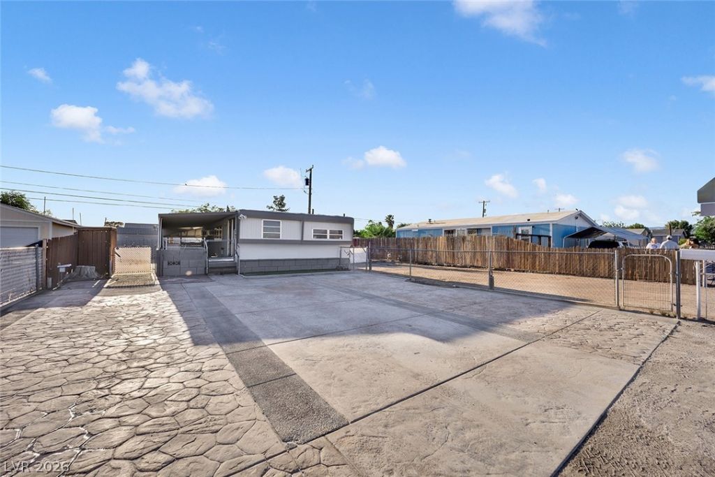 2225 Linn Lane, Las Vegas, NV 89156 Main Photo