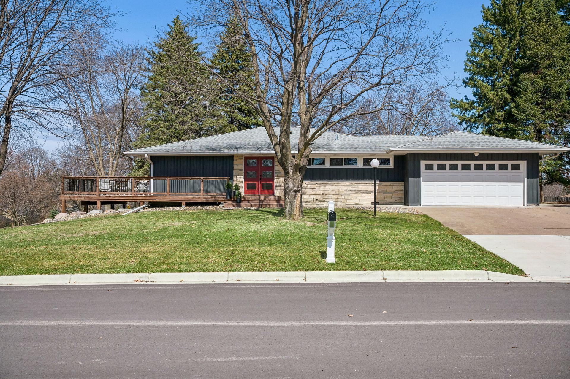 1964 Sky High Drive, New Brighton, MN 55112