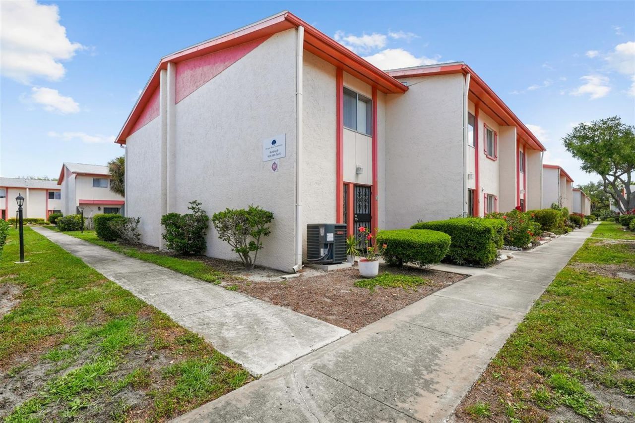 1635 58th Terrace S, Unit #2, Saint Petersburg, FL 33712 Photo