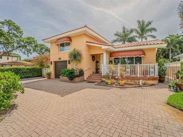 243 SNELL ISLE BOULEVARD NE, ST PETERSBURG, FL 33704