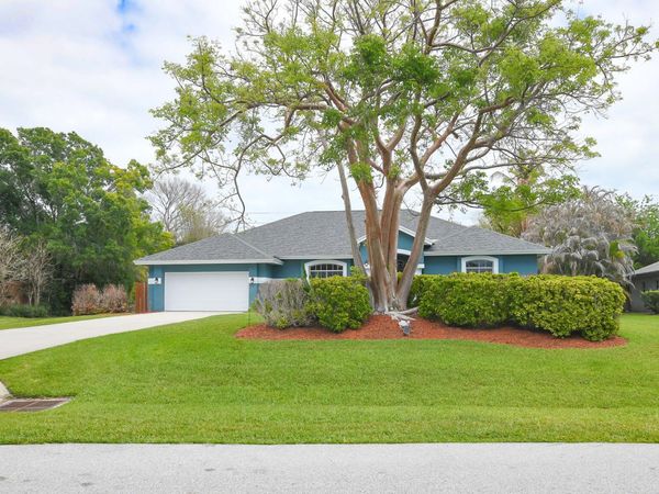2263 NE Marlberry Lane, Jensen Beach, FL 34957