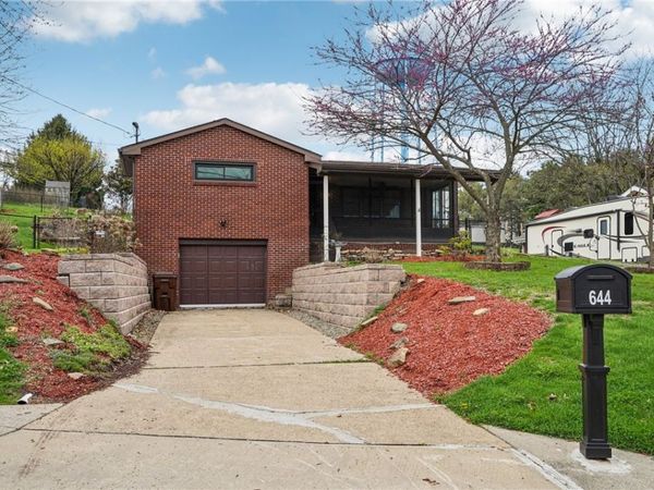 644 Grange Dr, Apollo, PA 15613