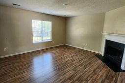 103 Lakewood Drive photo 4