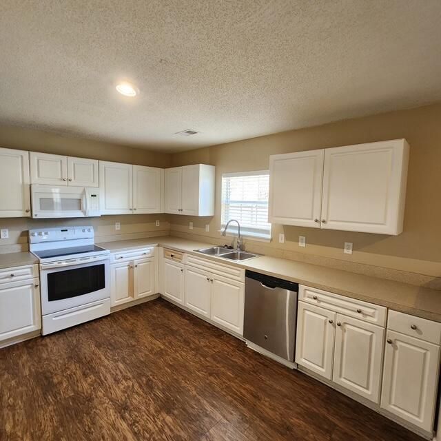 103 Lakewood Drive Photo 4