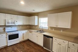 103 Lakewood Drive photo 4