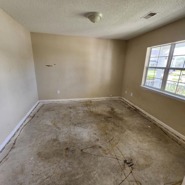 103 Lakewood Drive Photo 6