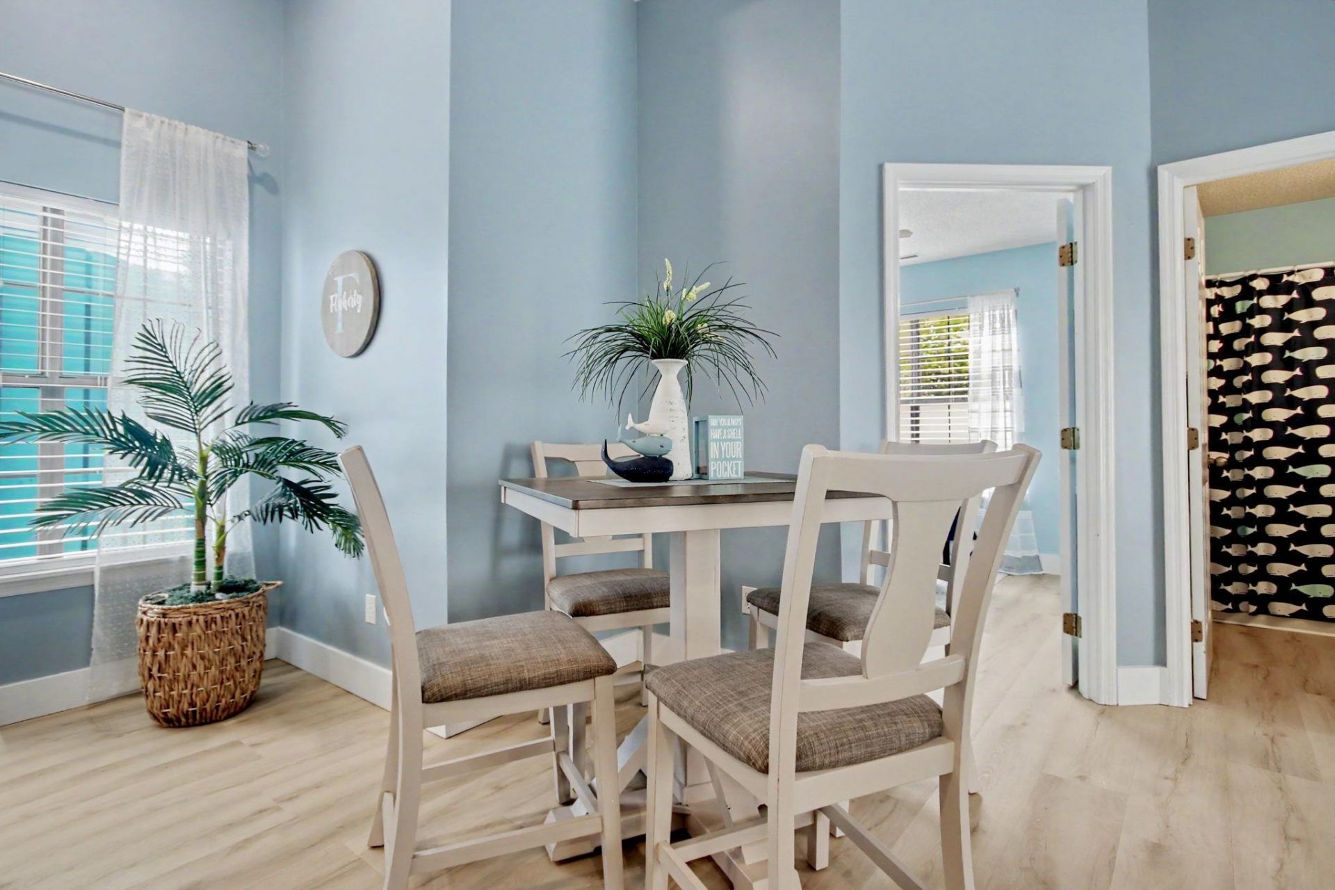 1001 Charles St. Photo 14