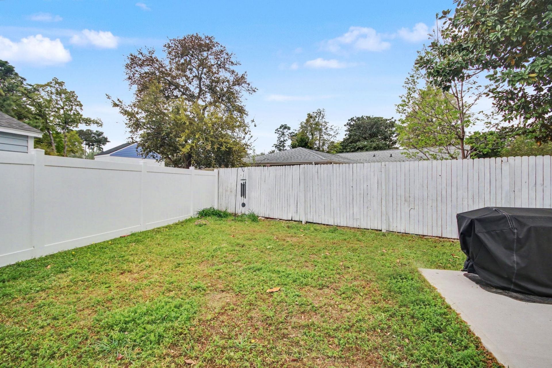 1001 Charles St. Photo 30