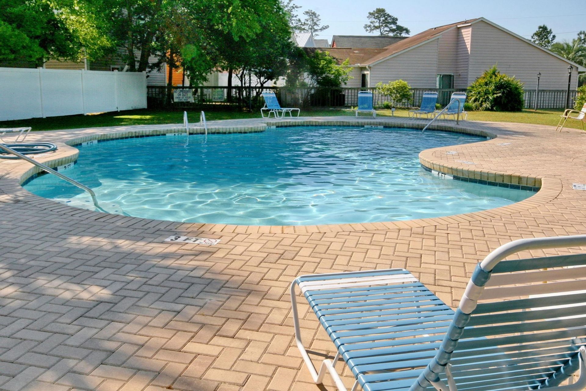 1001 Charles St. Photo 35