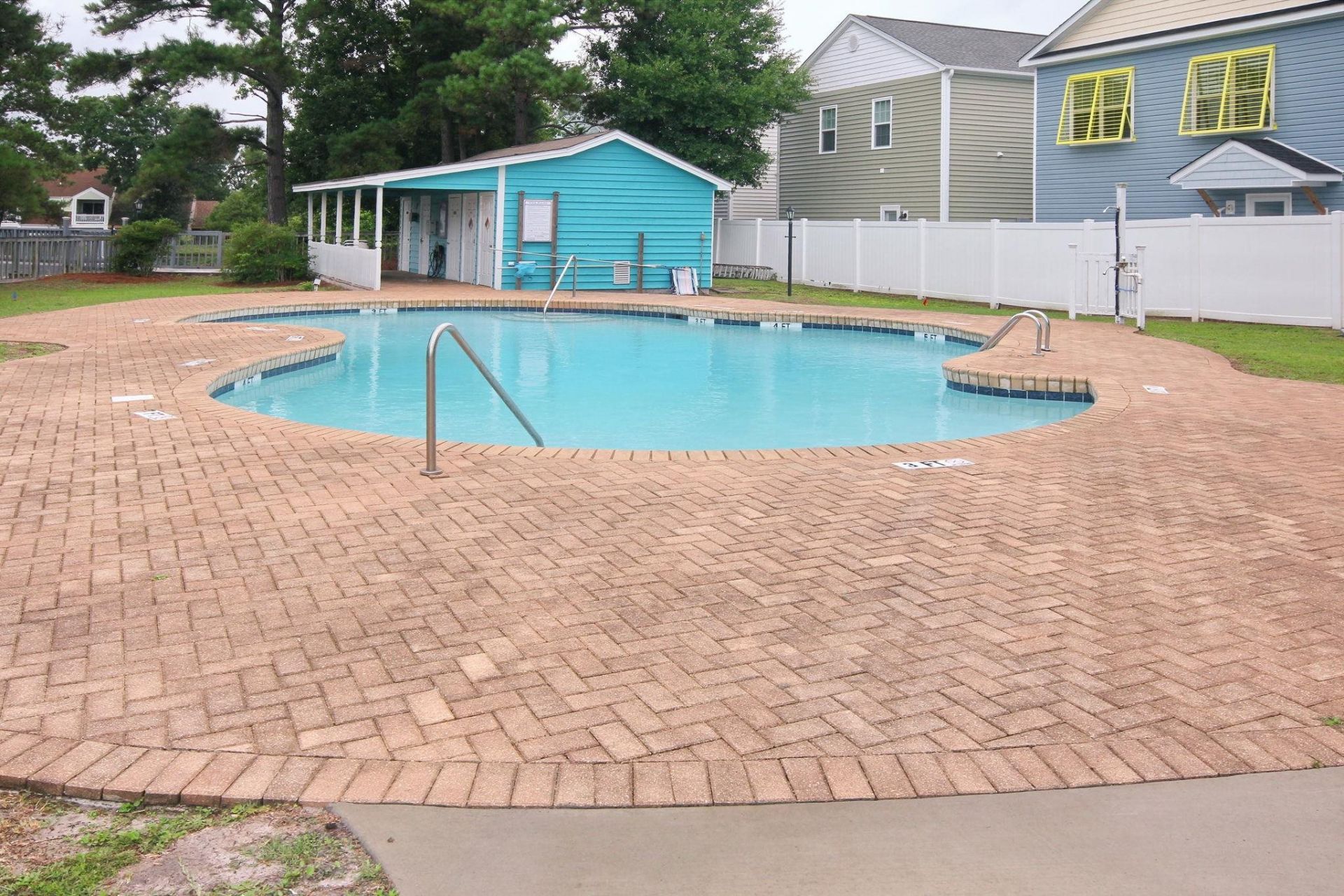 1001 Charles St. Photo 36