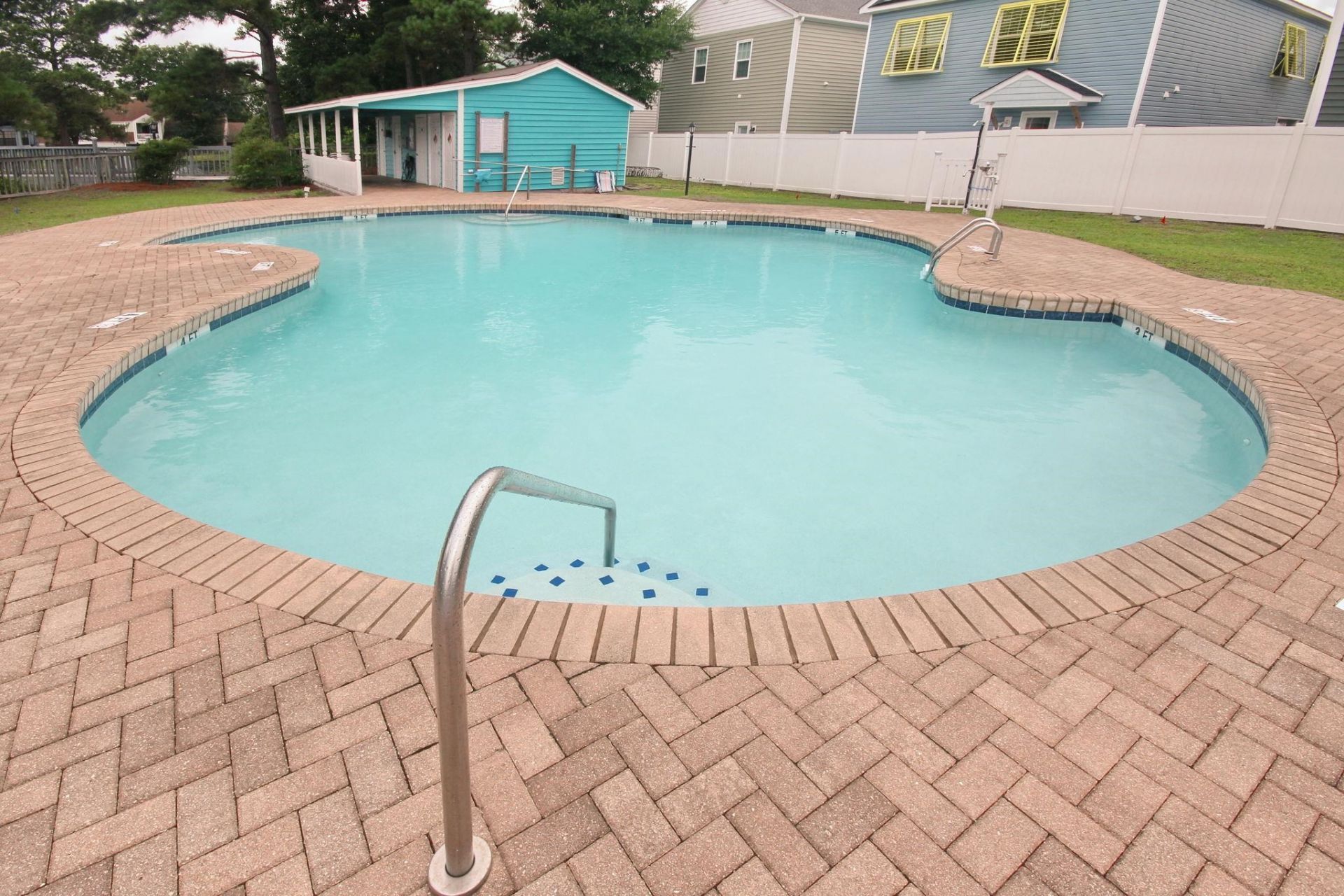 1001 Charles St. Photo 37