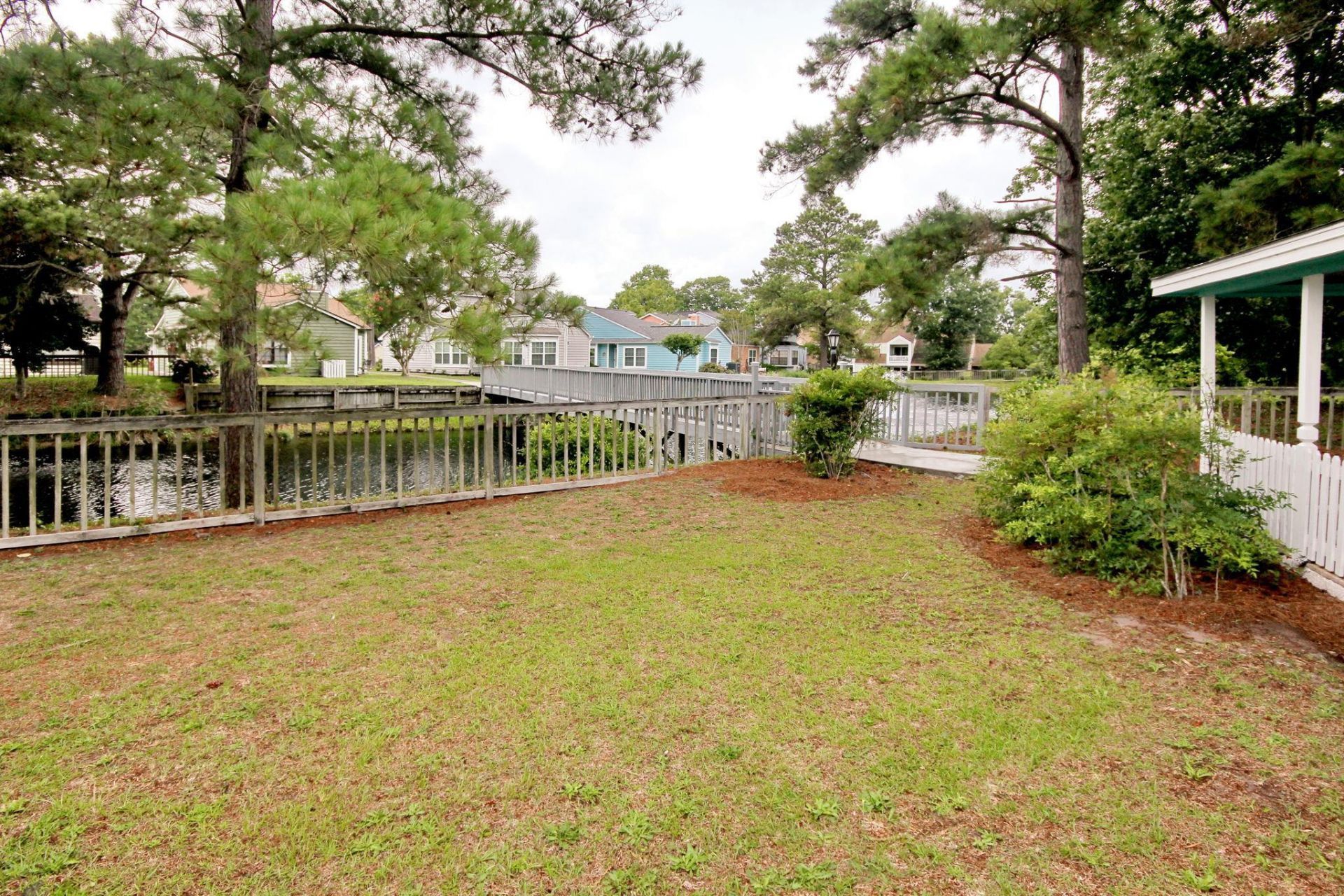 1001 Charles St. Photo 39