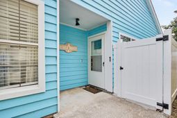 1001 Charles St. photo 4