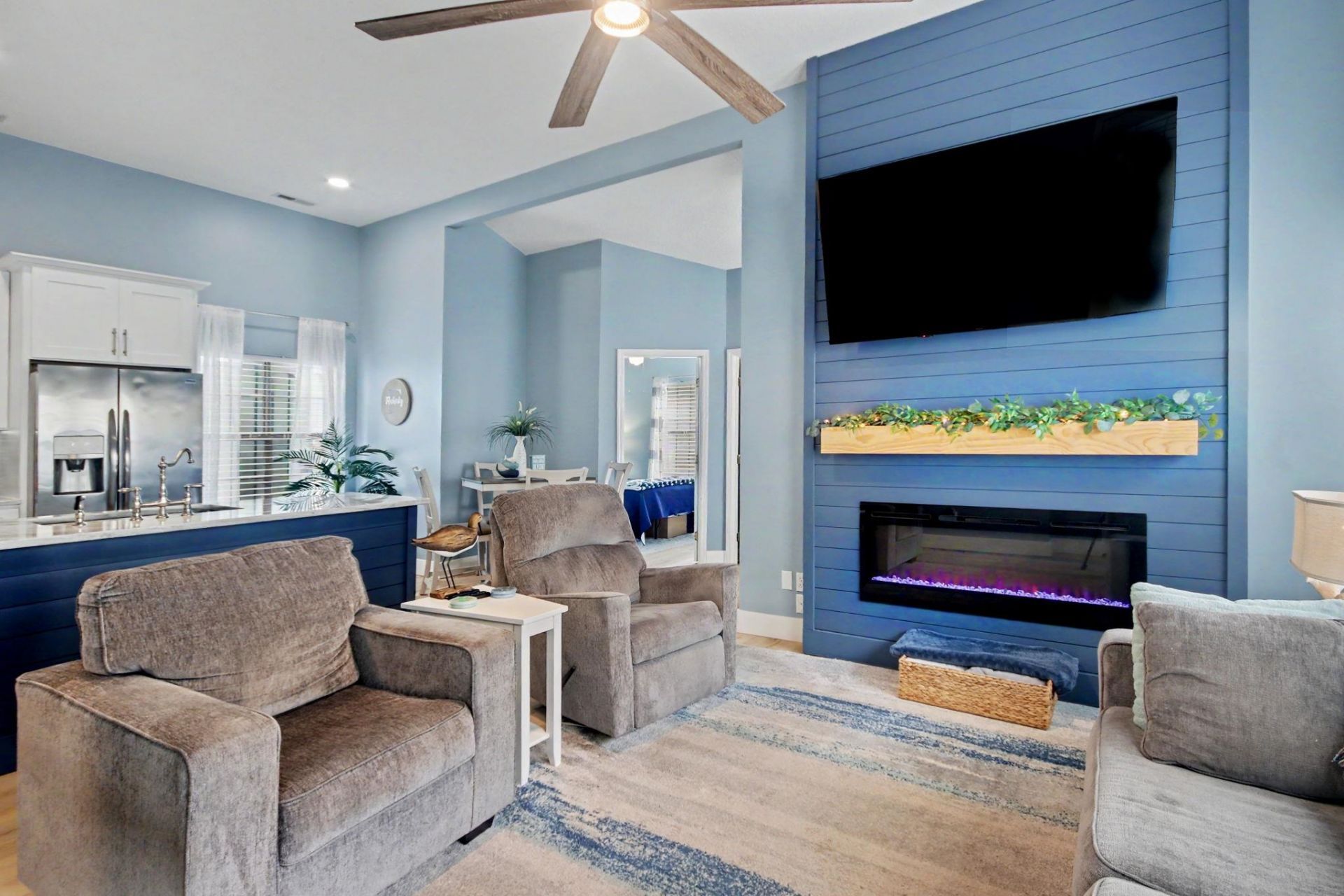 1001 Charles St. Photo 7