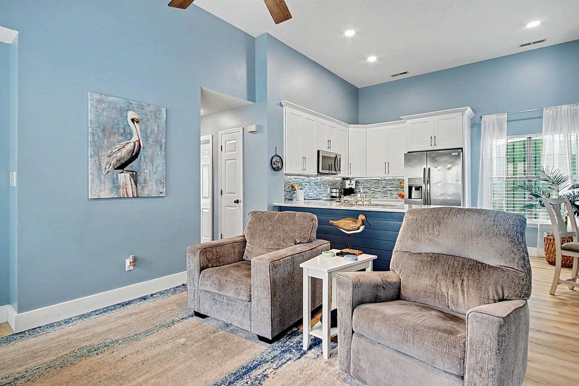 1001 Charles St. Photo 8