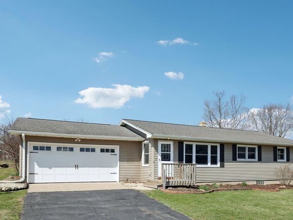 402 S Lindsey Street, Dodgeville, WI 53533