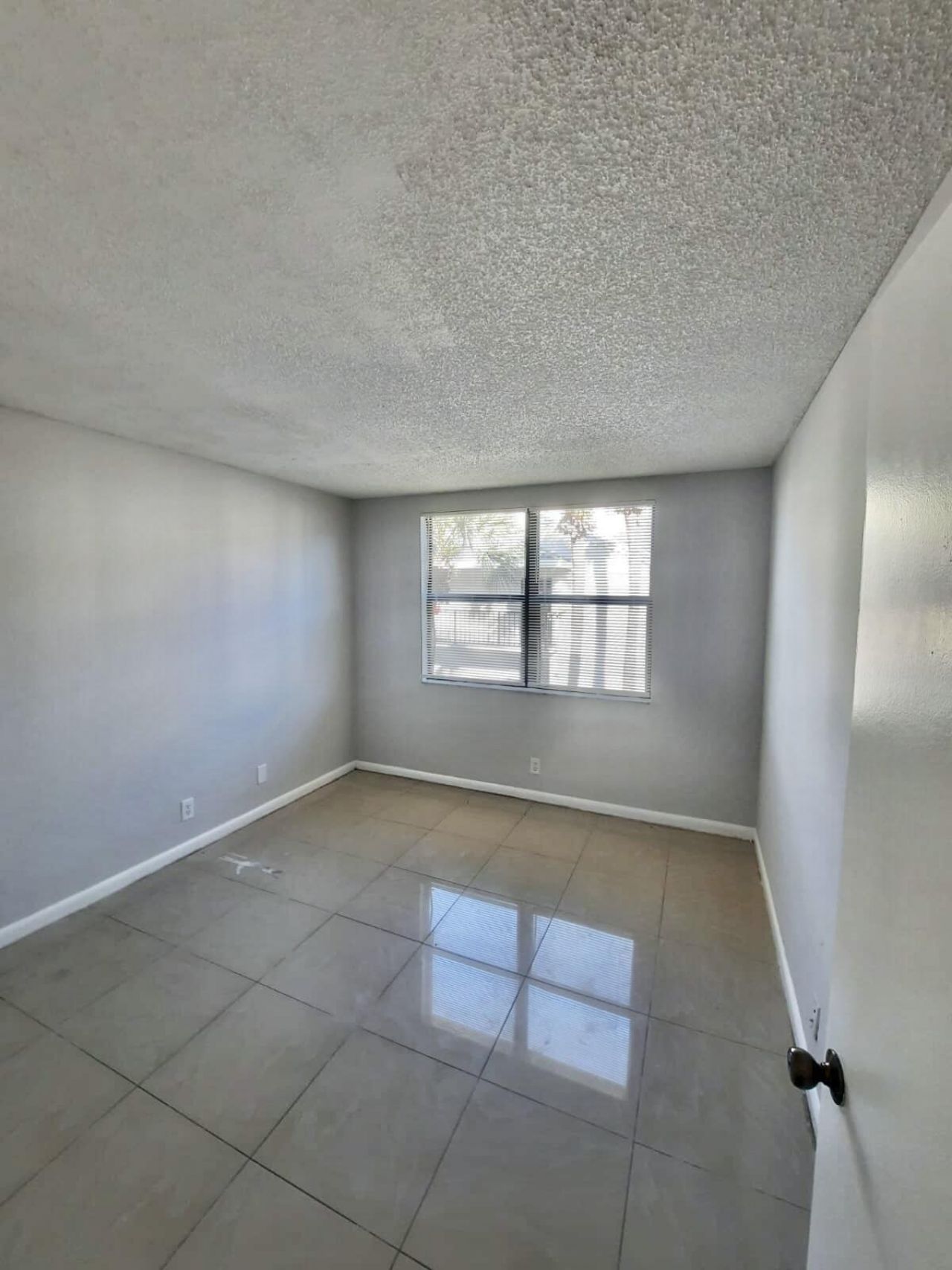 706 Executive Center Drive, Unit 28, West Palm Beach, FL 33401 Photo