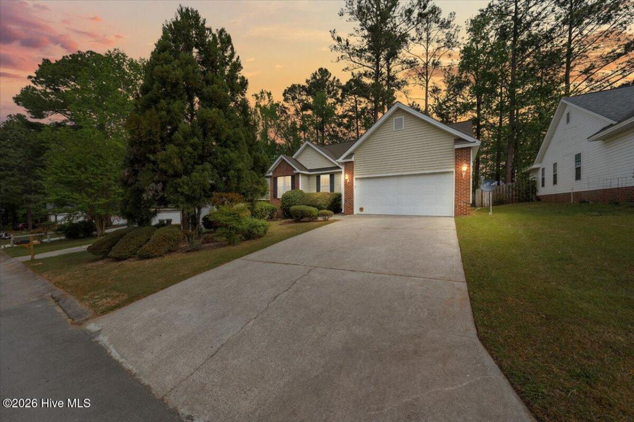 118 Kensington Way, Aberdeen, NC 28315 Main Photo