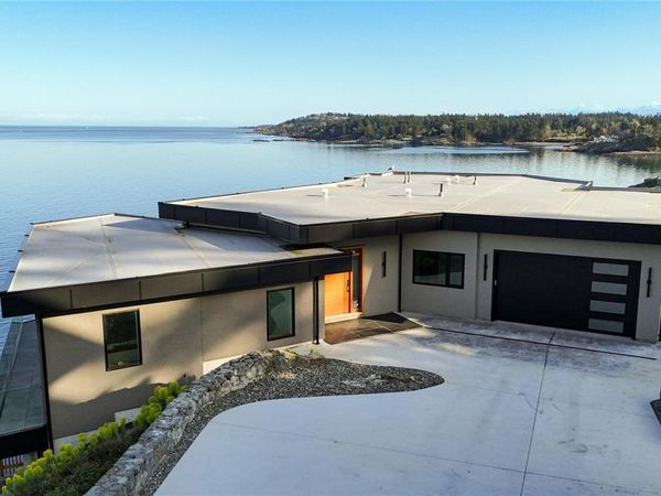 4351 Gordon Head Rd, Saanich, BC V8X 5J2