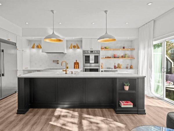 4583 Wilkinson Rd, Unit 4, Saanich, BC V8Z 5C3