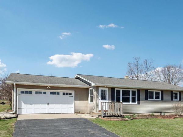 402 Lindsey Street, Dodgeville, WI 53533
