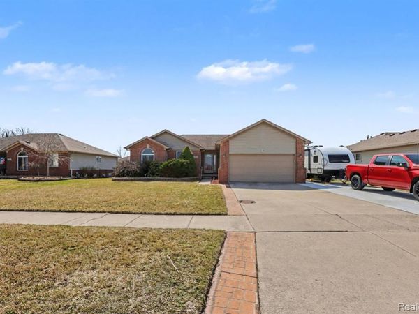 31096 Quail Run Drive, Chesterfield Twp, MI 48047