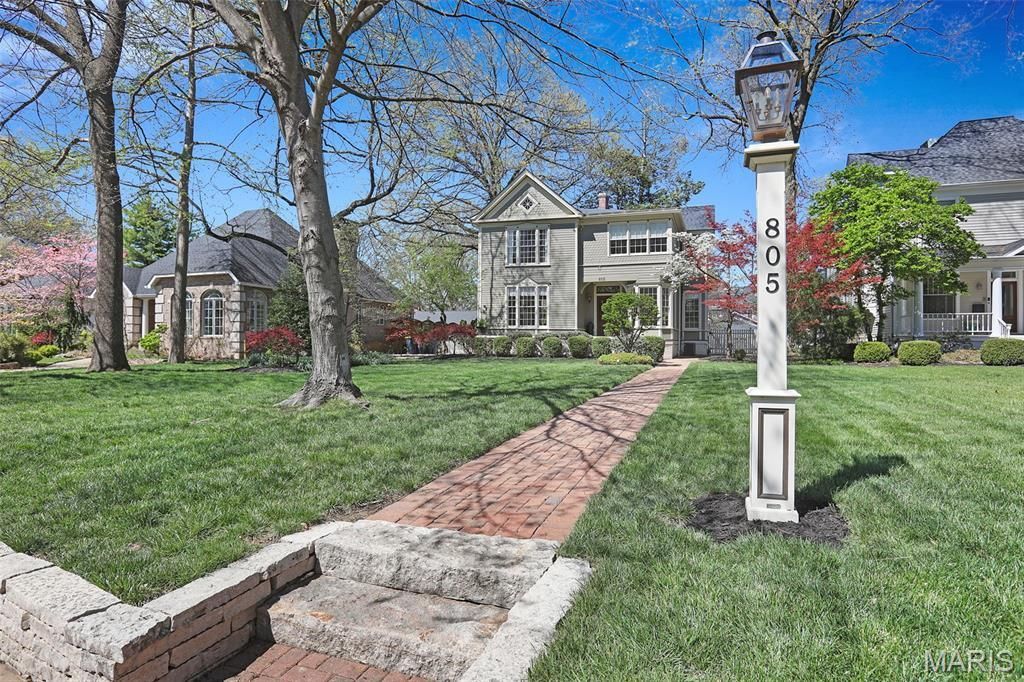 805 Saint Louis Street, Edwardsville, IL 62025 Main Photo