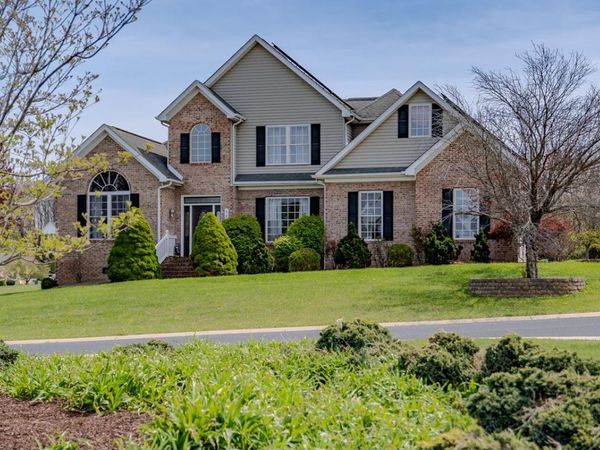 86 MEADOW GLEN DR, STAUNTON, VA 24401