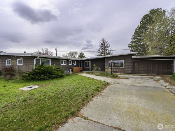 537 Fairchild Loop , Moses Lake, WA 98837