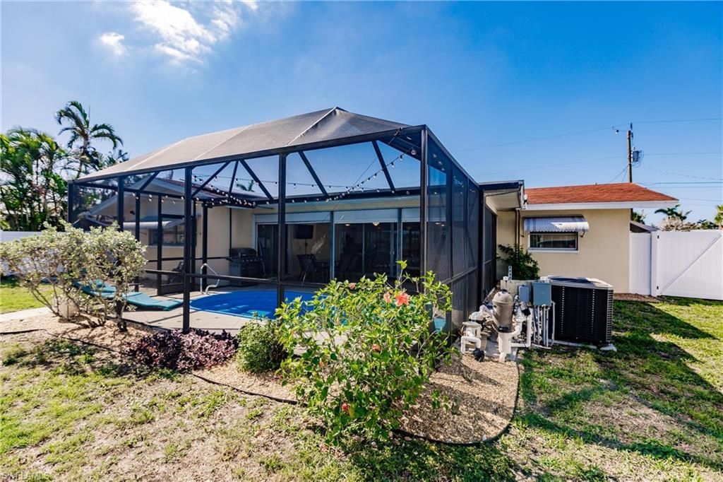 1437 Vendome Ct, Cape Coral, FL 33904 Photo