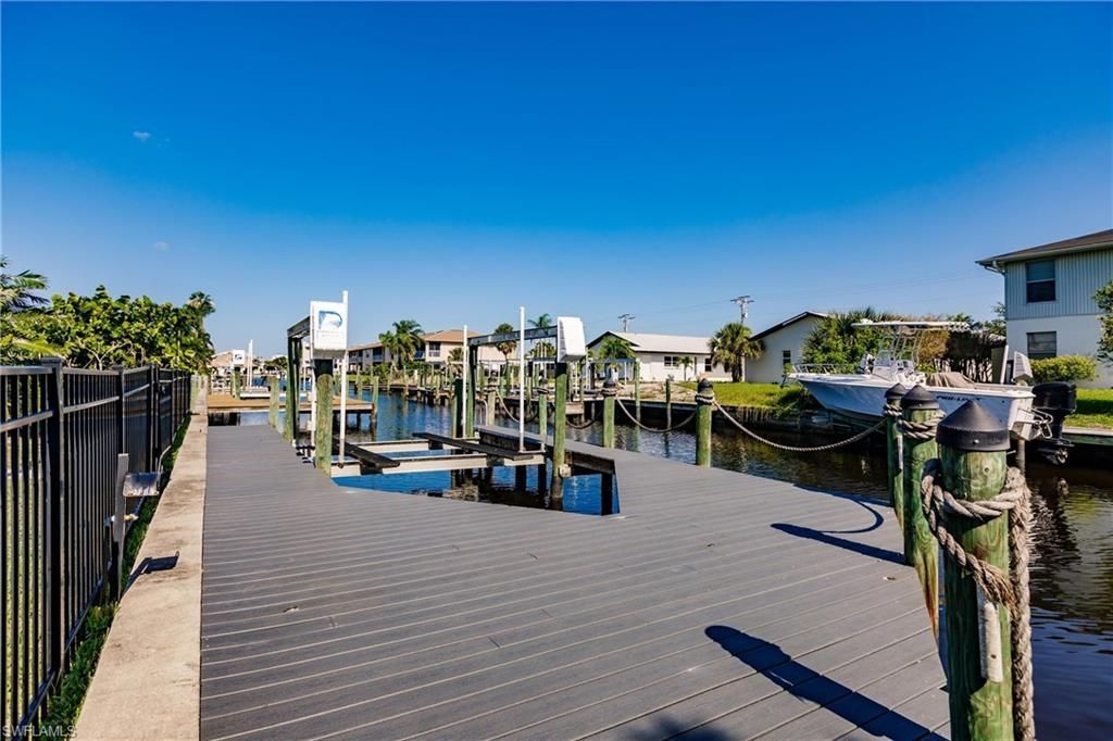 1437 Vendome Ct, Cape Coral, FL 33904 Photo