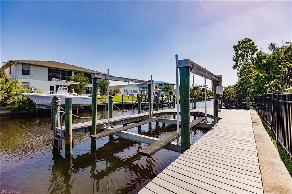 1437 Vendome Ct, Cape Coral, FL 33904 Photo