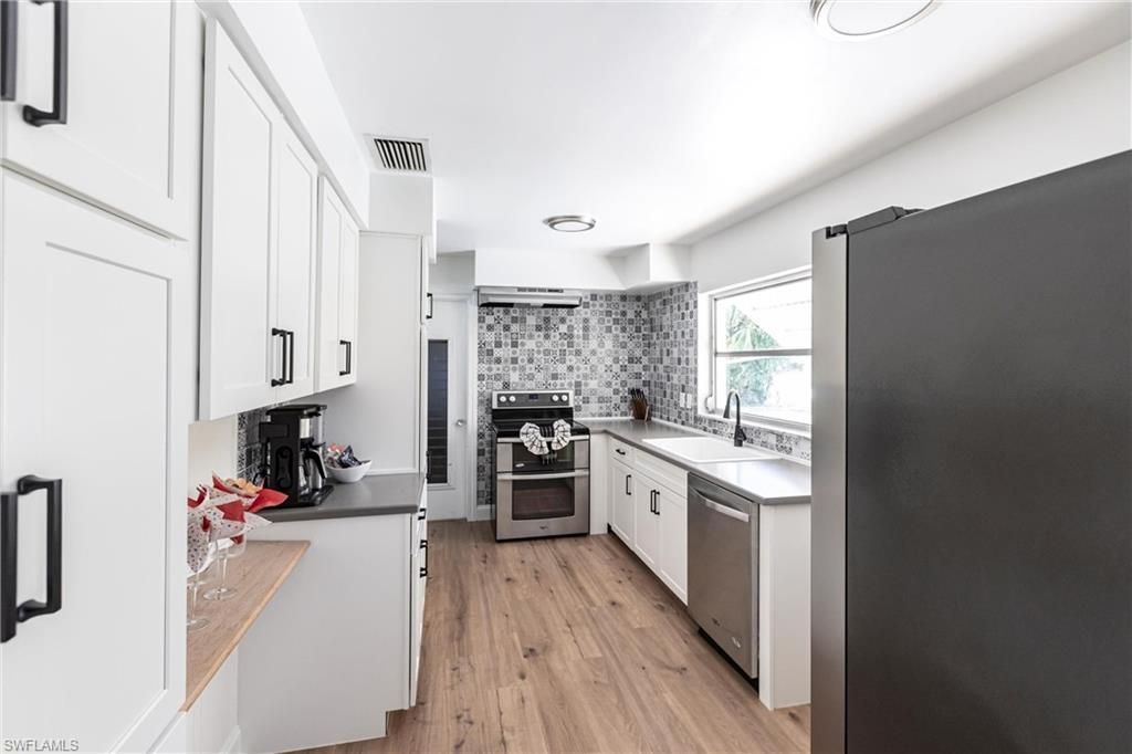 1437 Vendome Ct, Cape Coral, FL 33904 Photo