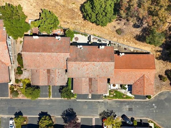34 Chimney Rock, Oakland, CA 94605