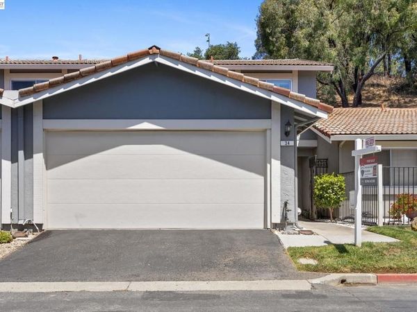 34 Chimney Rock, Oakland, CA 94605