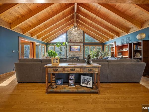 55 Forest Drive, HILLSDALE, NJ 07642