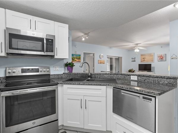 5095 Fairways Circle, Unit I102, Vero Beach, FL 32967