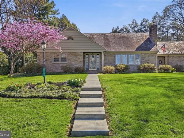 2180 W RIDGE DRIVE, LANCASTER, PA 17603