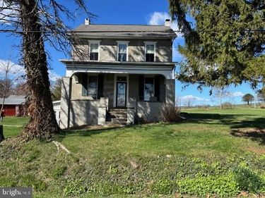 7610 SAEGERSVILLE ROAD, SLATINGTON, PA 18080