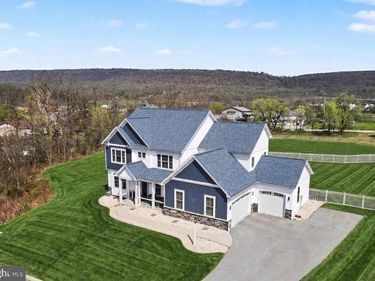 6390 PEREGRINE WAY, MECHANICSBURG, PA 17050