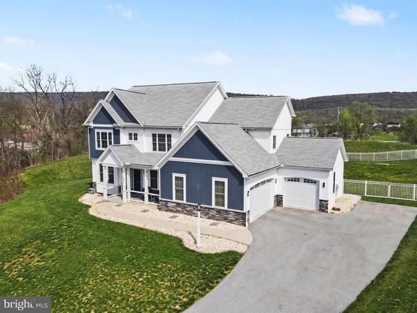 6390 PEREGRINE WAY, MECHANICSBURG, PA 17050