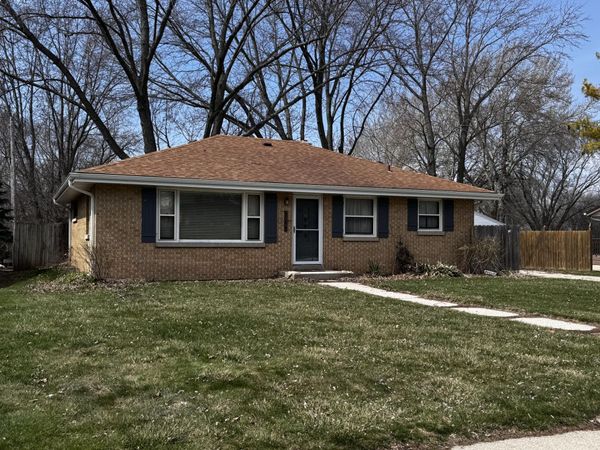 1623 17th Ave, Grafton, WI 53024