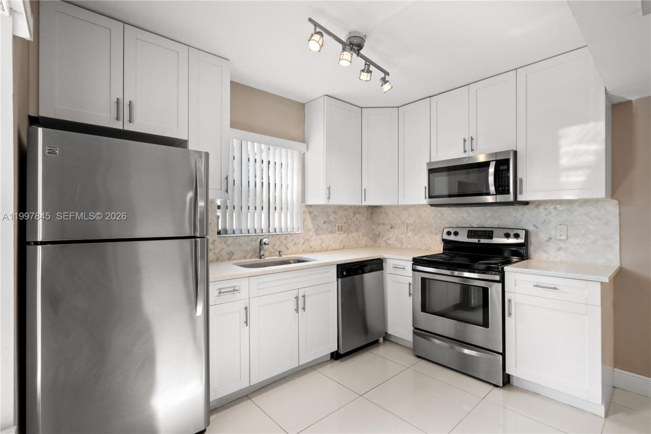 6211 SW 138th Ct, Unit B, Miami, FL 33183 Photo