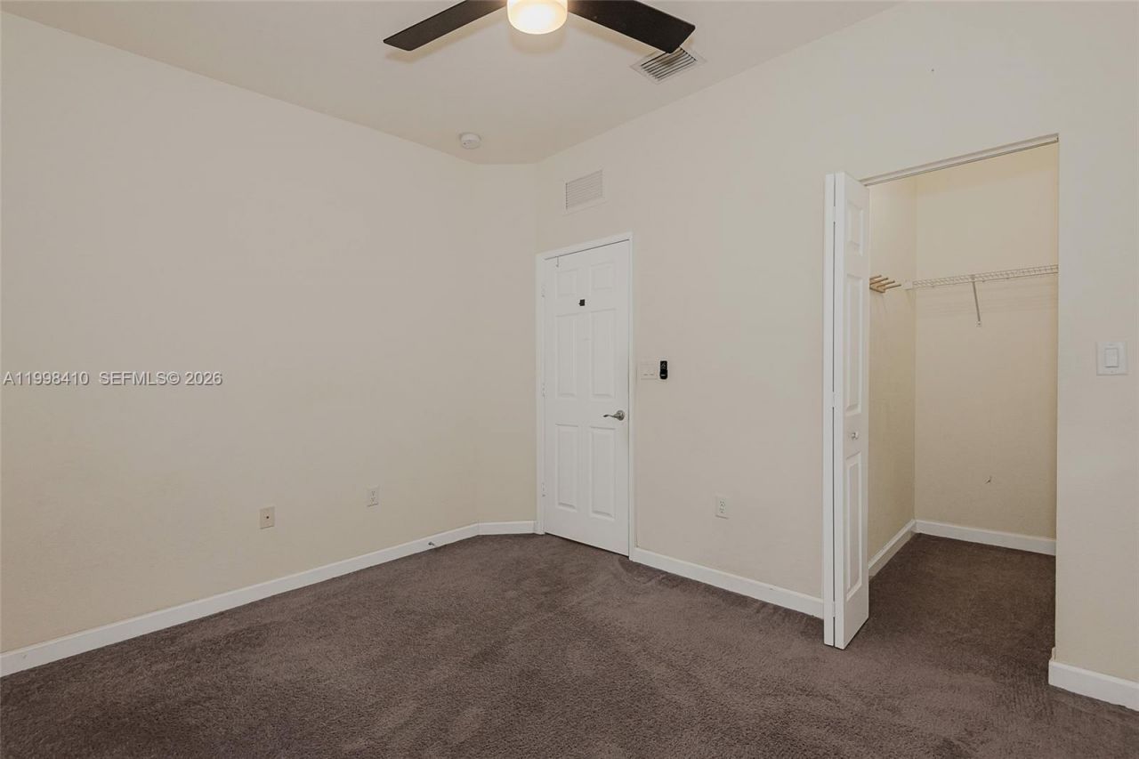 8903 NW 184th Ter, Miami Lakes, FL 33018 Photo