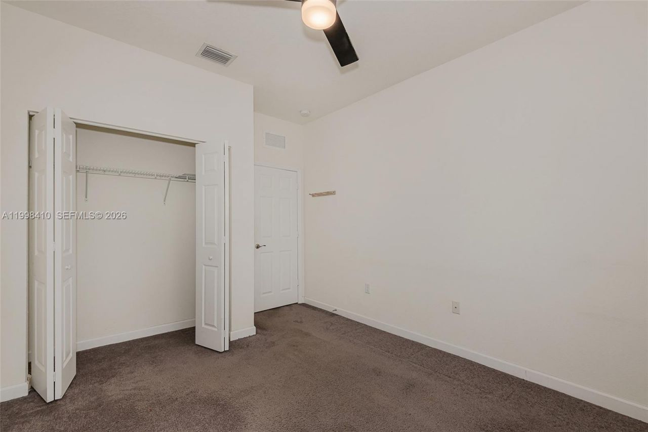 8903 NW 184th Ter, Miami Lakes, FL 33018 Photo