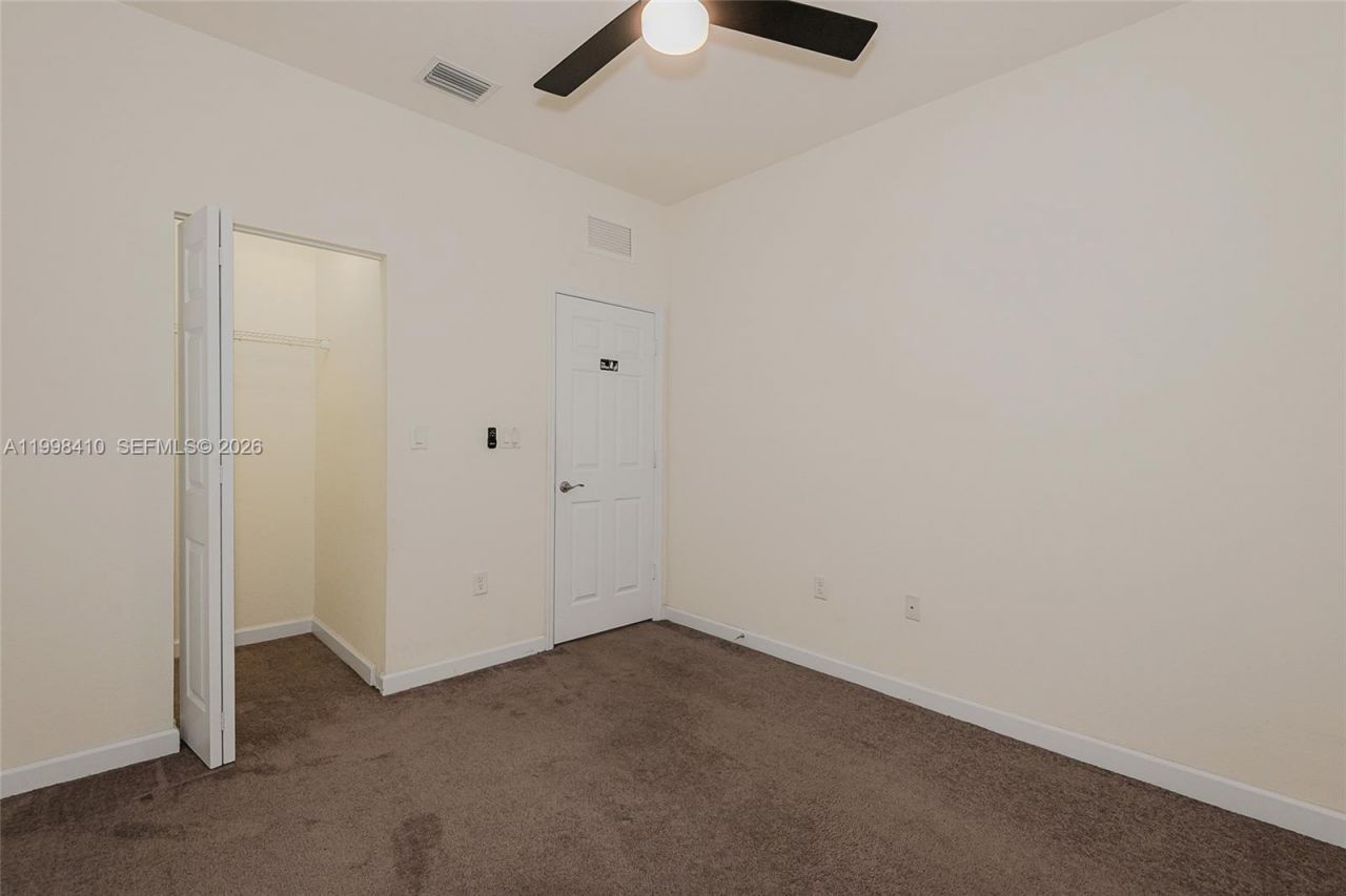 8903 NW 184th Ter, Miami Lakes, FL 33018 Photo