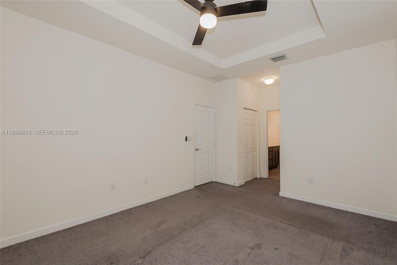 8903 NW 184th Ter, Miami Lakes, FL 33018 Photo