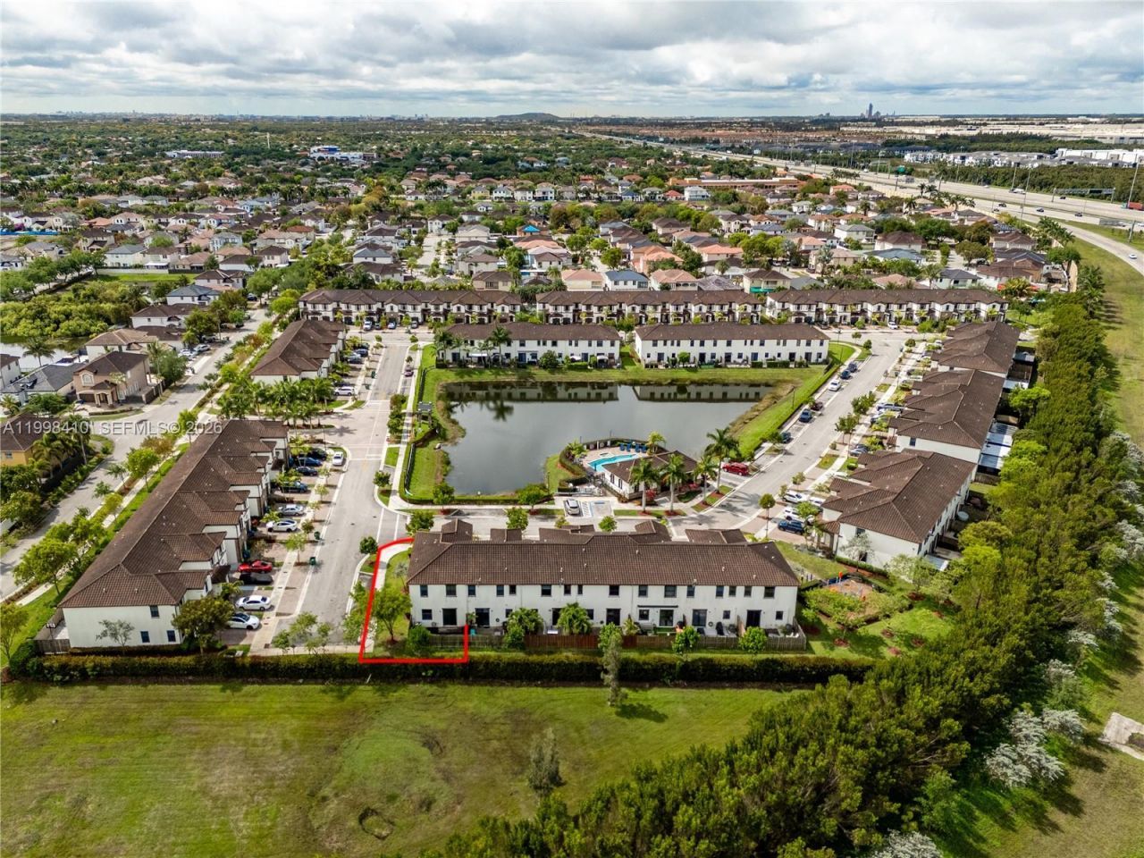 8903 NW 184th Ter, Miami Lakes, FL 33018 Photo