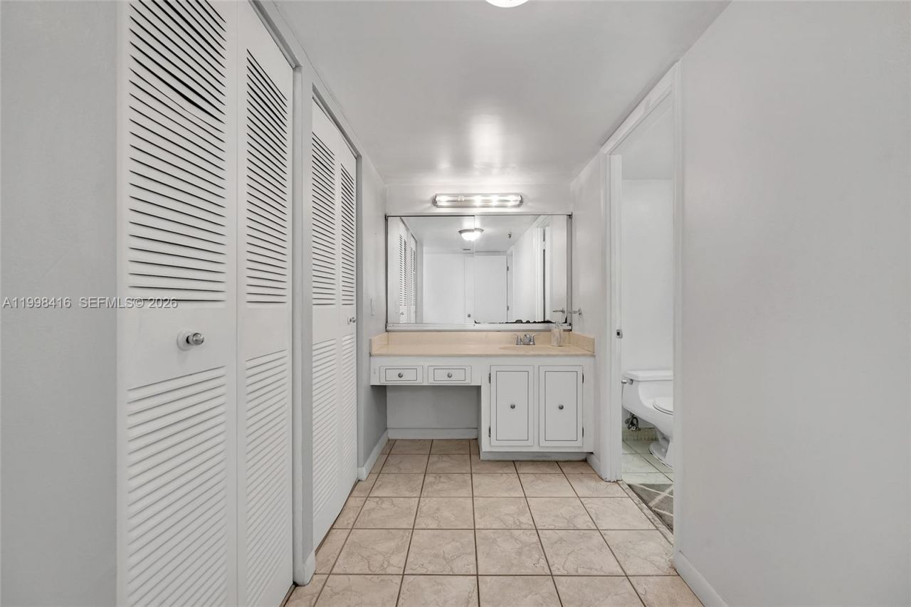 671 NE 195th St, Unit 114E, Miami, FL 33179 Photo